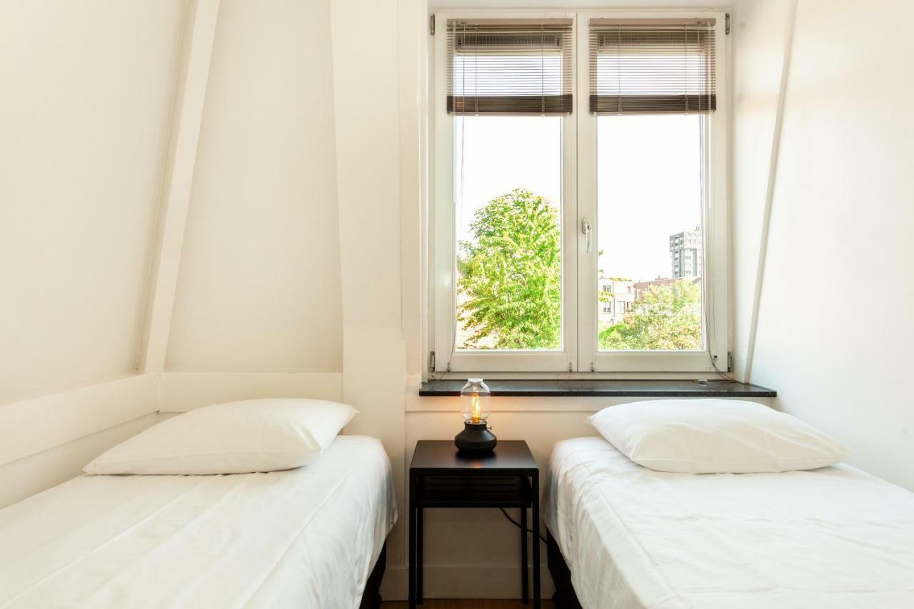 Stayci Serviced Apartments Central Station L'Aia Esterno foto